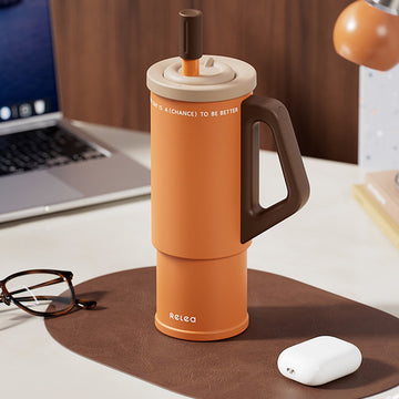 820ml Large Insulated Tumbler with Handle & Leak-Resistant Lid